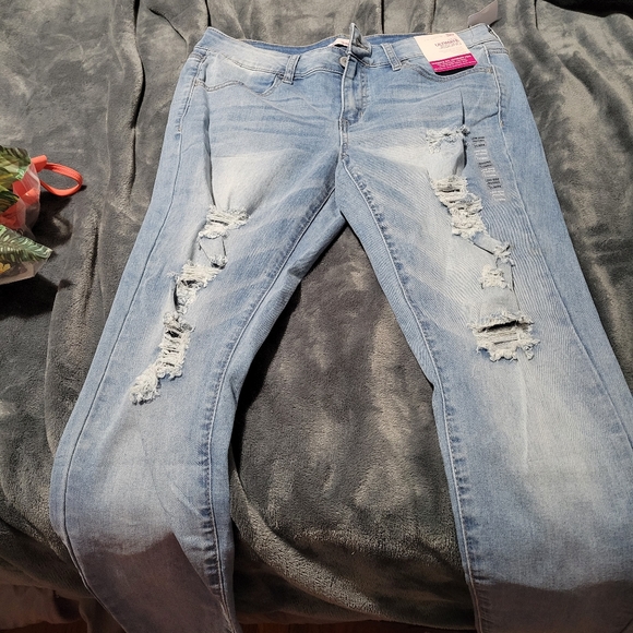 Bras - Picture 7 of 16